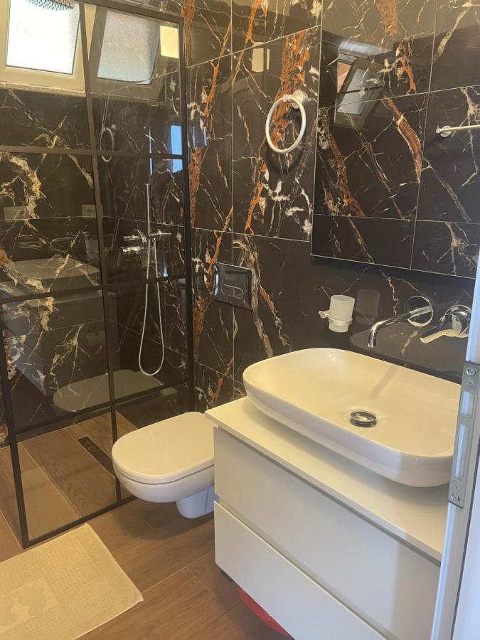 Hotel Riviera Borsh Eksteriør bilde