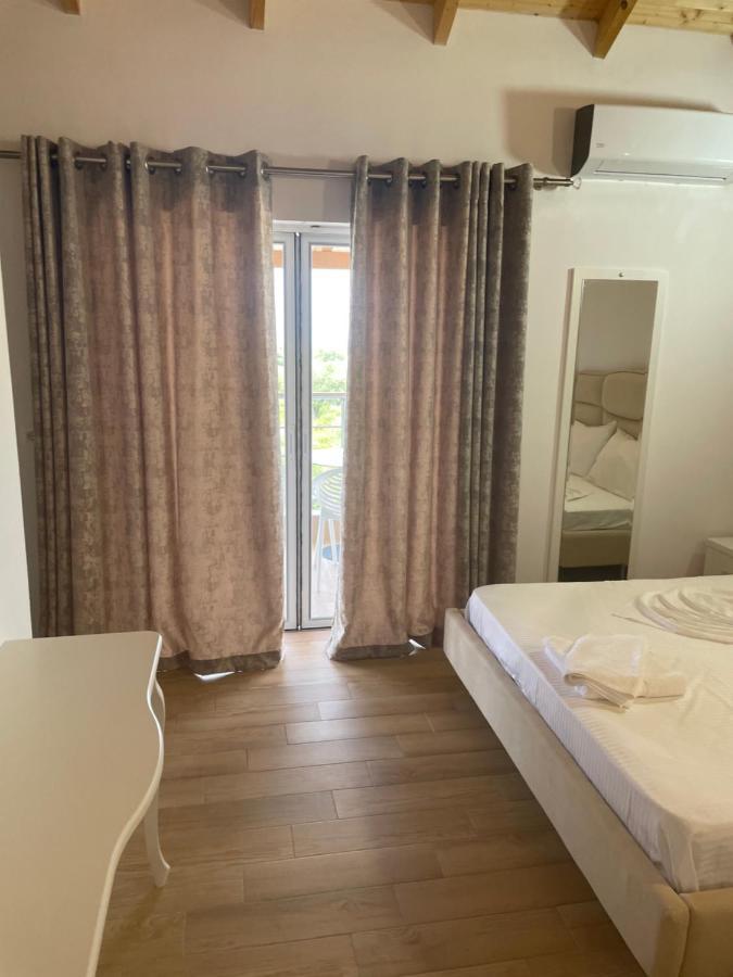 Hotel Riviera Borsh Eksteriør bilde
