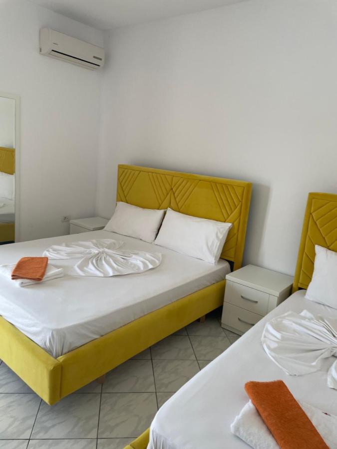 Hotel Riviera Borsh Eksteriør bilde